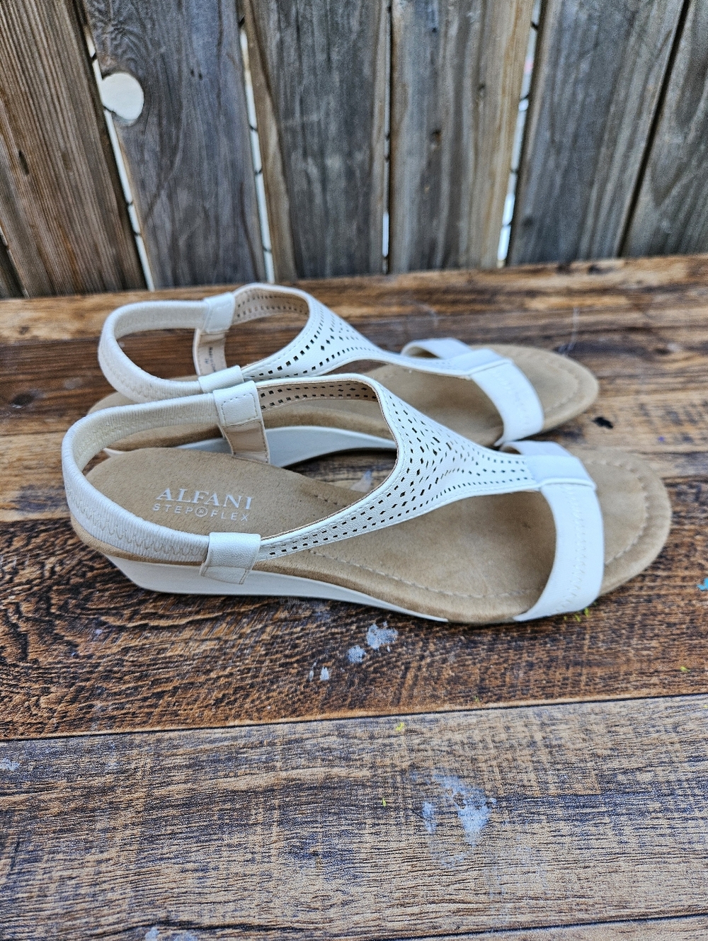 Women’s White Laser-Cut T-Strap Sandals Size 7M - Picture 13 of 16